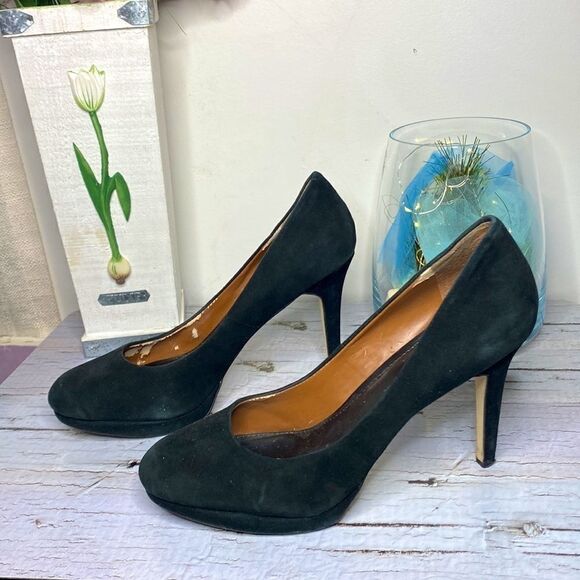 🌷  Banana Republic🌷 Black Suede Pumps - Picture 6 of 13